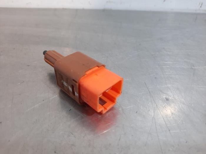 Brake light switch Nissan Micra