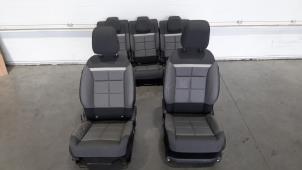Gebruikte Bekleding Set (compleet) Citroen C5 Aircross (A4/AC/AJ/AR) 1.5 Blue HDi 130 16V Prijs € 707,85 Inclusief btw aangeboden door Autohandel Didier