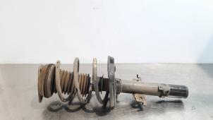 Gebruikte Schokdemper rechts-voor Renault Grand Scénic IV (RFAR) 1.3 TCE 140 16V Prijs € 133,10 Inclusief btw aangeboden door Autohandel Didier