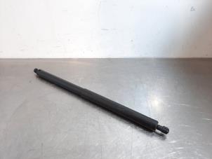 Gebruikte Gasdemperset Kofferdeksel MG HS/EHS I (AS23) 1.5 EHS T-GDI Hybrid Prijs € 296,45 Inclusief btw aangeboden door Autohandel Didier