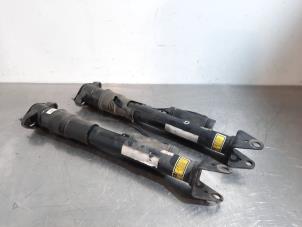 Gebruikte Luchtbalg Mercedes ML II (164/4JG) 3.0 ML-320 CDI 4-Matic V6 24V Prijs € 266,20 Inclusief btw aangeboden door Autohandel Didier