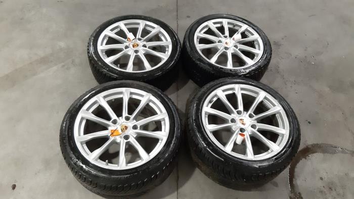Set of wheels + winter tyres Porsche Boxster