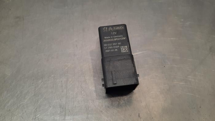 Glow plug relay Toyota Pro-Ace