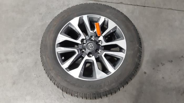 Velg + Band Toyota Landcruiser