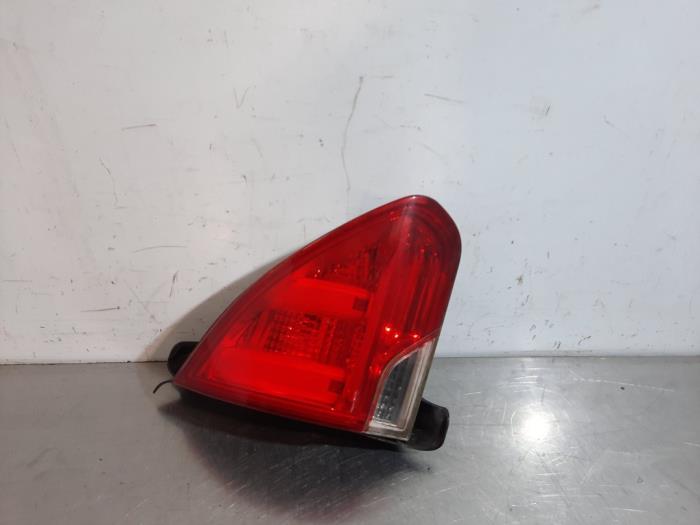 Feu arrière gauche Peugeot 2008