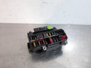 Gebruikte Zekeringkast BMW 7 serie (E65/E66/E67) 730d 24V Prijs € 66,55 Inclusief btw aangeboden door Autohandel Didier