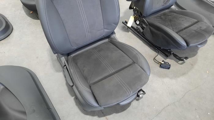 Bekleding Set (compleet) van een Opel Crossland/Crossland X 1.5 CDTI 120 2020