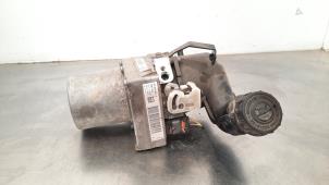 Gebruikte Stuurpomp Peugeot 508 SW (8E/8U) 2.0 RXH HYbrid4 16V Prijs € 266,20 Inclusief btw aangeboden door Autohandel Didier