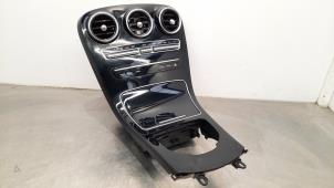 Gebruikte Middenconsoles Mercedes C (R205) C-43 AMG 3.0 V6 24V Turbo 4-Matic Prijs € 266,20 Inclusief btw aangeboden door Autohandel Didier