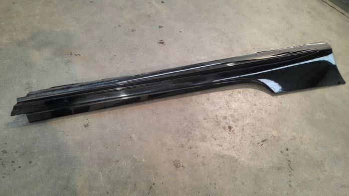 Marche-pied (list de couverture) droite Mercedes C-Klasse