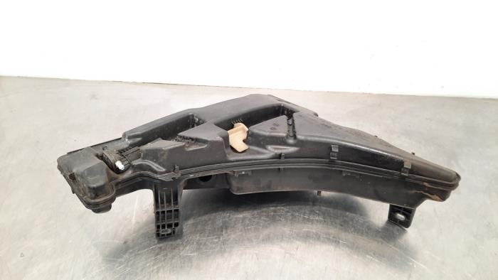 Front windscreen washer reservoir Audi A4