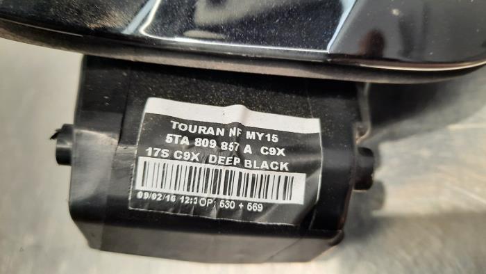 Tank Klep van een Volkswagen Touran (5T1) 1.6 TDI 2016