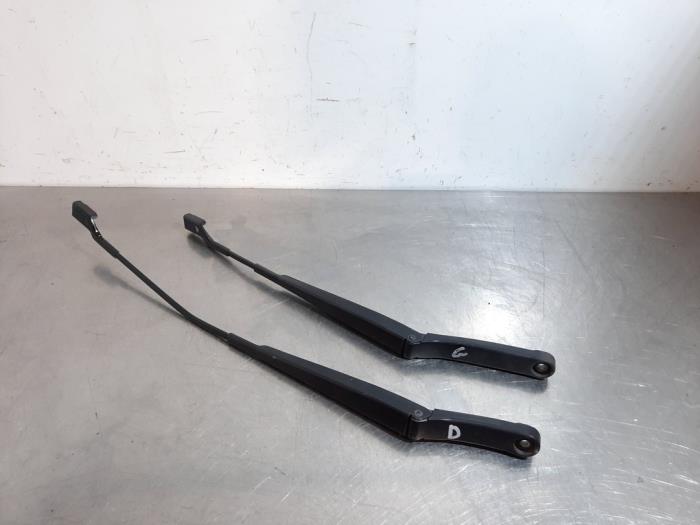 Ramie wycieraczki przedniej Seat Ibiza
