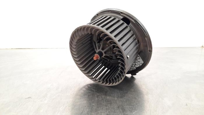 Heating and ventilation fan motor Audi Q3