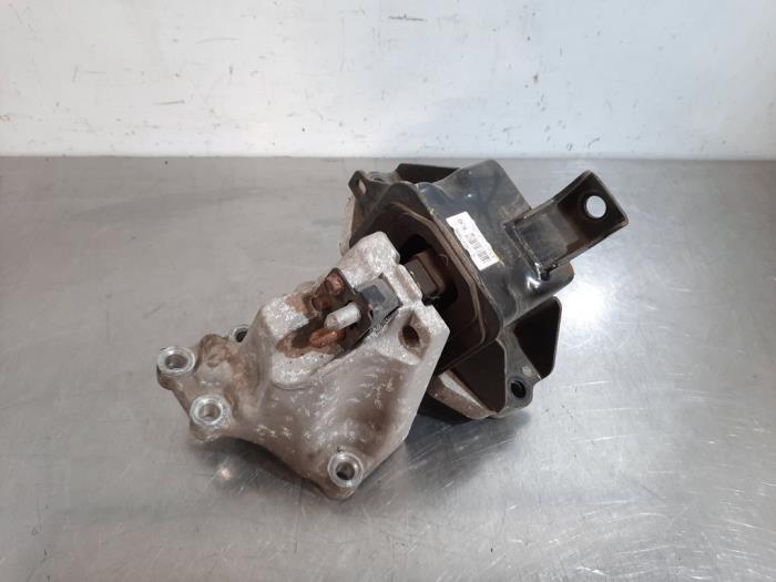 Engine mount Kia Sportage