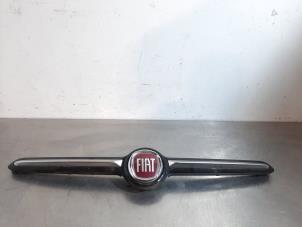 Gebruikte Grille Fiat 500X (334) 1.0 FireFly Turbo 114 12V Prijs € 66,55 Inclusief btw aangeboden door Autohandel Didier