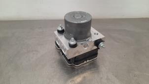 Gebruikte ABS Pomp Renault Megane E-Tech (RCB) 60 kWh Prijs € 332,75 Inclusief btw aangeboden door Autohandel Didier