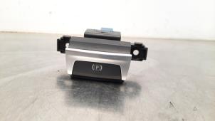 Gebruikte Handrem schakelaar Peugeot 308 (L3/L8/LB/LH/LP) 1.5 BlueHDi 130 Prijs € 24,20 Inclusief btw aangeboden door Autohandel Didier