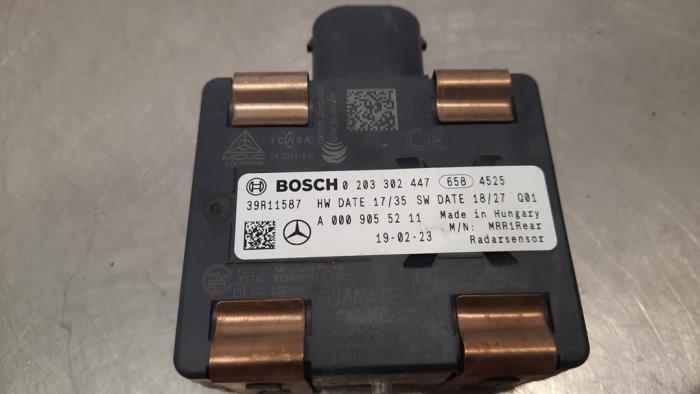 Radar sensor van een Mercedes-Benz B (W247) 2.0 B-200d 2019