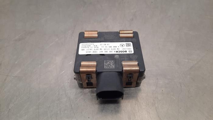 Radar sensor van een Mercedes-Benz B (W247) 2.0 B-200d 2019