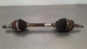 Gebruikte Aandrijfas links-voor Opel Astra K 1.6 CDTI 16V Prijs € 102,85 Inclusief btw aangeboden door Autohandel Didier
