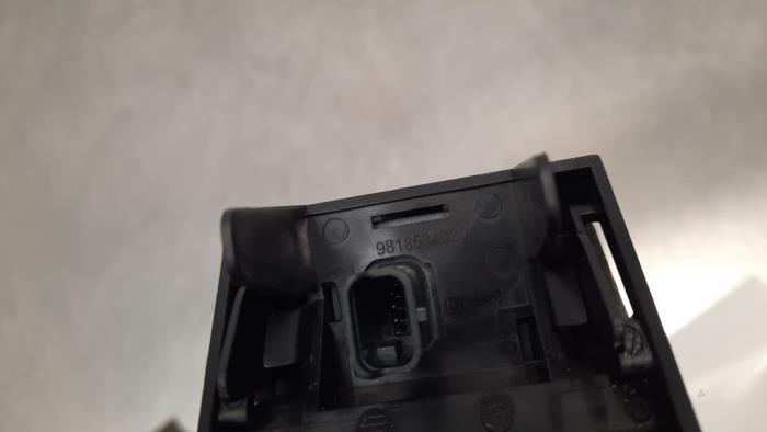 Achteruitrij Camera van een Peugeot 308 SW (L4/L9/LC/LJ/LR) 1.5 BlueHDi 130 2019