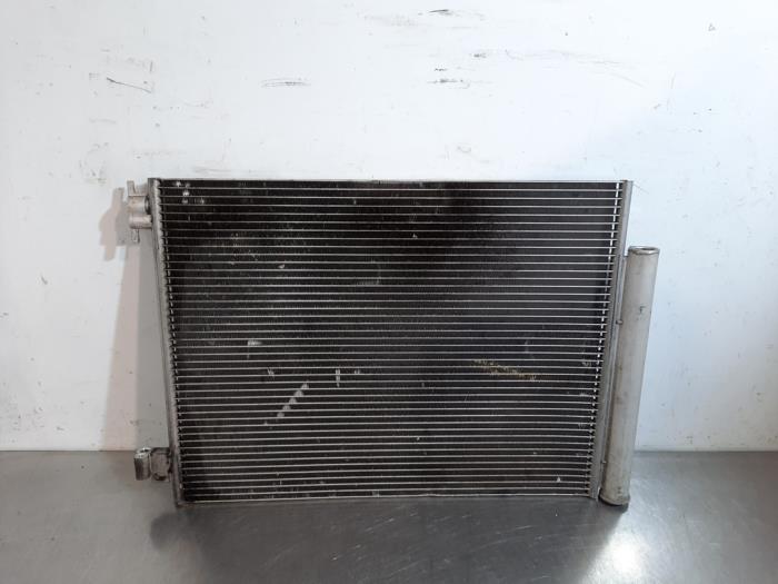 Airco Condensor van een Renault Captur (2R) 1.2 TCE 16V EDC 2014