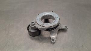 Gebruikte Spanner multiriem Mercedes CLA (118.3) 1.3 CLA-180 Turbo 16V Prijs € 36,30 Inclusief btw aangeboden door Autohandel Didier