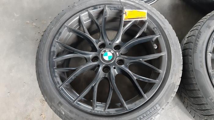 Velgen set + banden van een BMW 4 serie Gran Coupe (F36) 418d 2.0 16V 2016