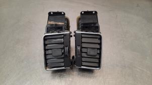 Gebruikte Luchtrooster Dashboard Landrover Range Rover Sport (LW) 2.0 16V P400e Prijs € 60,50 Inclusief btw aangeboden door Autohandel Didier