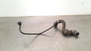 Gebruikte Radiateurslang Mercedes C (W205) C-200d 2.2 16V Prijs € 36,30 Inclusief btw aangeboden door Autohandel Didier