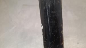 Gebruikte Schokdemper links-voor Toyota Aygo (B40) 1.0 12V VVT-i Prijs € 48,40 Inclusief btw aangeboden door Autohandel Didier