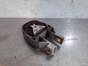 Gebruikte Versnellingsbak Steun Ford Kuga II (DM2) 1.6 EcoBoost 16V Prijs € 30,25 Inclusief btw aangeboden door Autohandel Didier