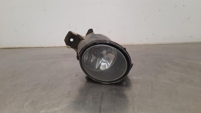 Mistlamp rechts-voor van een Renault Master IV (FV) 2.3 dCi 125 16V FWD 2013