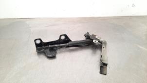 Gebruikte Motorkap Scharnier DS Automobiles DS 7 Crossback 2.0 BlueHDi 180 Prijs € 42,35 Inclusief btw aangeboden door Autohandel Didier