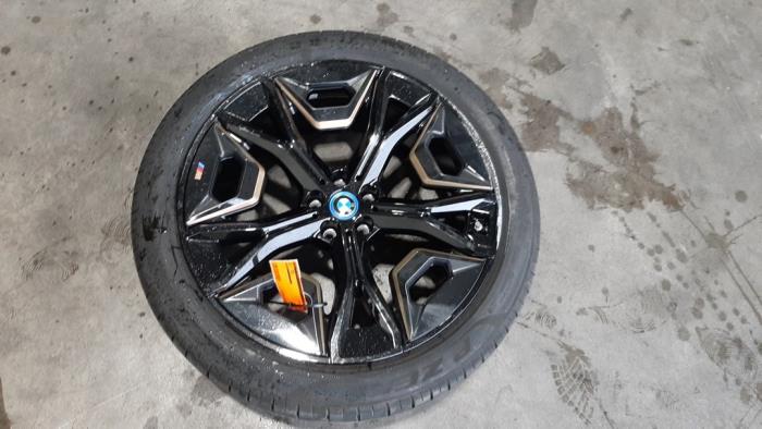 Felge + Reifen BMW IX