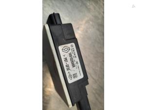 Gebruikte Brandstofpomp module Renault Trafic (1FL/2FL/3FL/4FL) 2.0 dCi 16V 120 Prijs € 66,55 Inclusief btw aangeboden door Autohandel Didier