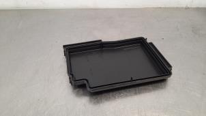 Gebruikte Afdekplaat diversen Renault Trafic (1FL/2FL/3FL/4FL) 2.0 dCi 16V 120 Prijs € 24,20 Inclusief btw aangeboden door Autohandel Didier