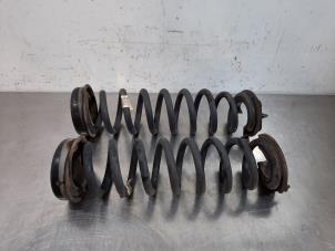 Gebruikte Schroefveer achter BMW 1 serie (F21) 114i 1.6 16V Prijs € 66,55 Inclusief btw aangeboden door Autohandel Didier