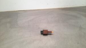 Gebruikte Schakelaar Remlicht Tesla Model 3 Long Range, Performance AWD Prijs € 30,25 Inclusief btw aangeboden door Autohandel Didier