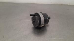 Gebruikte Extra waterpomp BMW M3 (F80) 3.0 24V TwinPower Turbo Prijs € 42,35 Inclusief btw aangeboden door Autohandel Didier