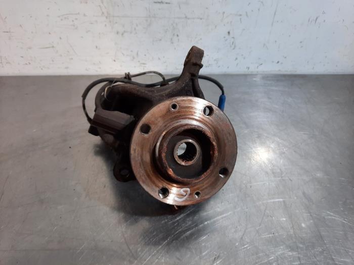 Fusee links-voor Citroen C3