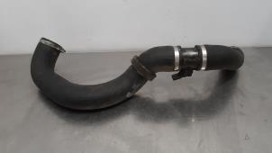 Gebruikte Intercooler Buis Volkswagen Transporter/Caravelle T5 2.0 TDI DRF Prijs € 96,80 Inclusief btw aangeboden door Autohandel Didier