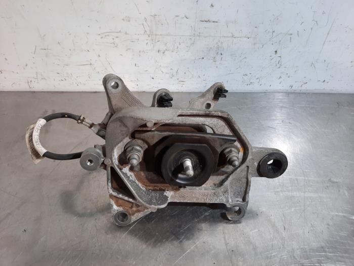 Engine mount Renault Scenic