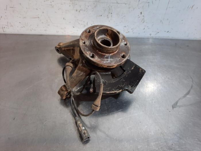 Achsschenkel rechts vorne Nissan Micra