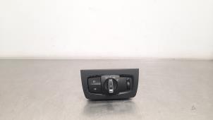 Gebruikte Schakelaar Koplamp Ihv BMW 4 serie (F32) 435i xDrive 3.0 24V Prijs € 42,35 Inclusief btw aangeboden door Autohandel Didier