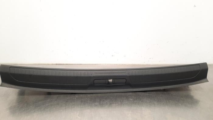 Couverture capteur serrure arrière Peugeot 408