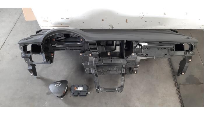 Airbag set + dashboard van een Opel Astra K 1.5 CDTi 122 12V 2021