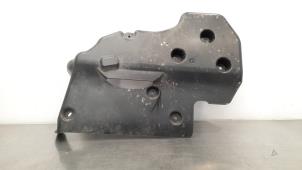 Gebruikte Afdekplaat diversen BMW 1 serie (F40) 116d 1.5 12V TwinPower Prijs € 30,25 Inclusief btw aangeboden door Autohandel Didier