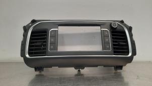 Gebruikte Radio omlijsting Opel Vivaro 2.0 CDTI 177 Prijs € 66,55 Inclusief btw aangeboden door Autohandel Didier